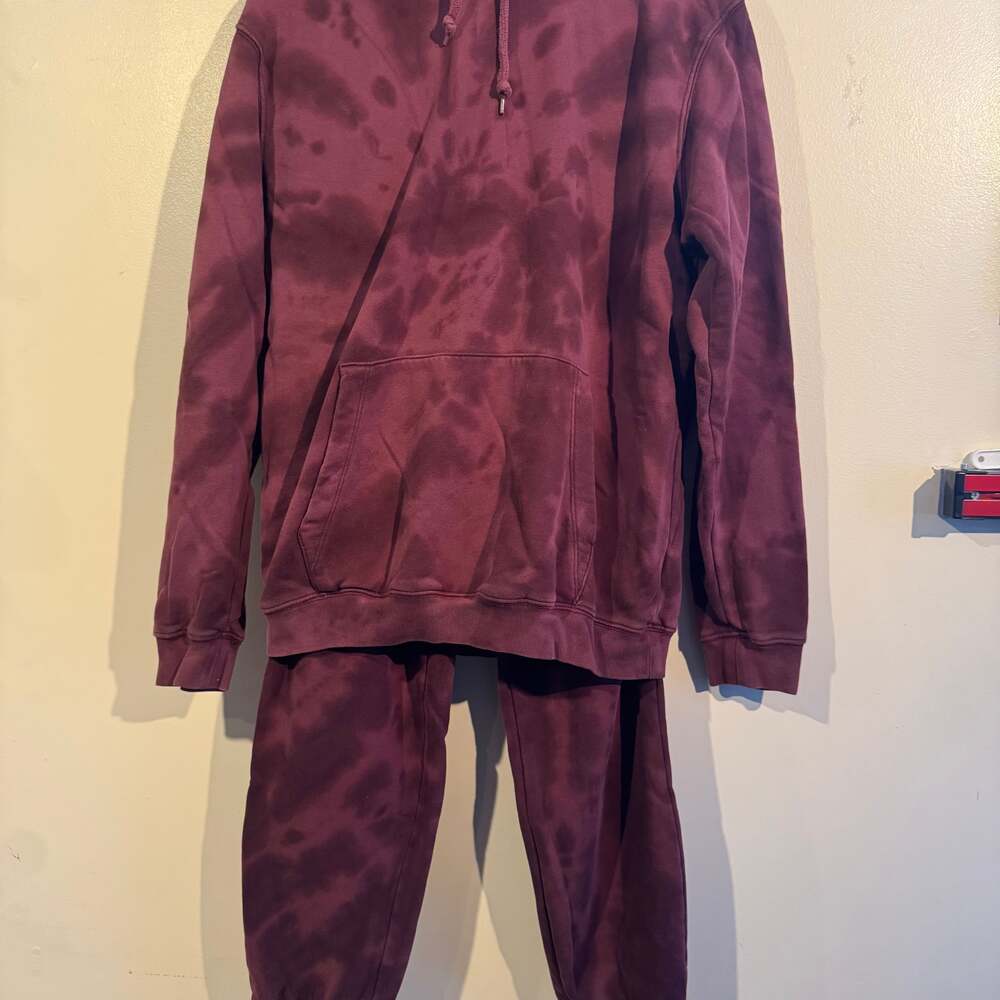 GAP Tie Dye Vintage Soft Maroon sweatshirt and joggers sweatsuit